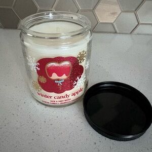 Bath and Body Works - single wick Winter Candy Apple